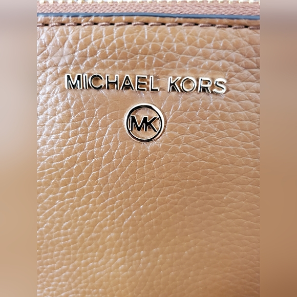 Michael KorsJet Set Charm Medium Top Zip Wristlet - Picture 3 of 9